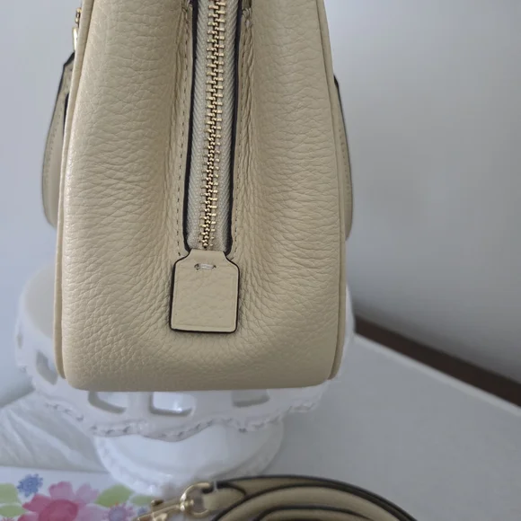 Coach Small Savannah Carryall NWT Color: Moonlight - Picture 3 of 7